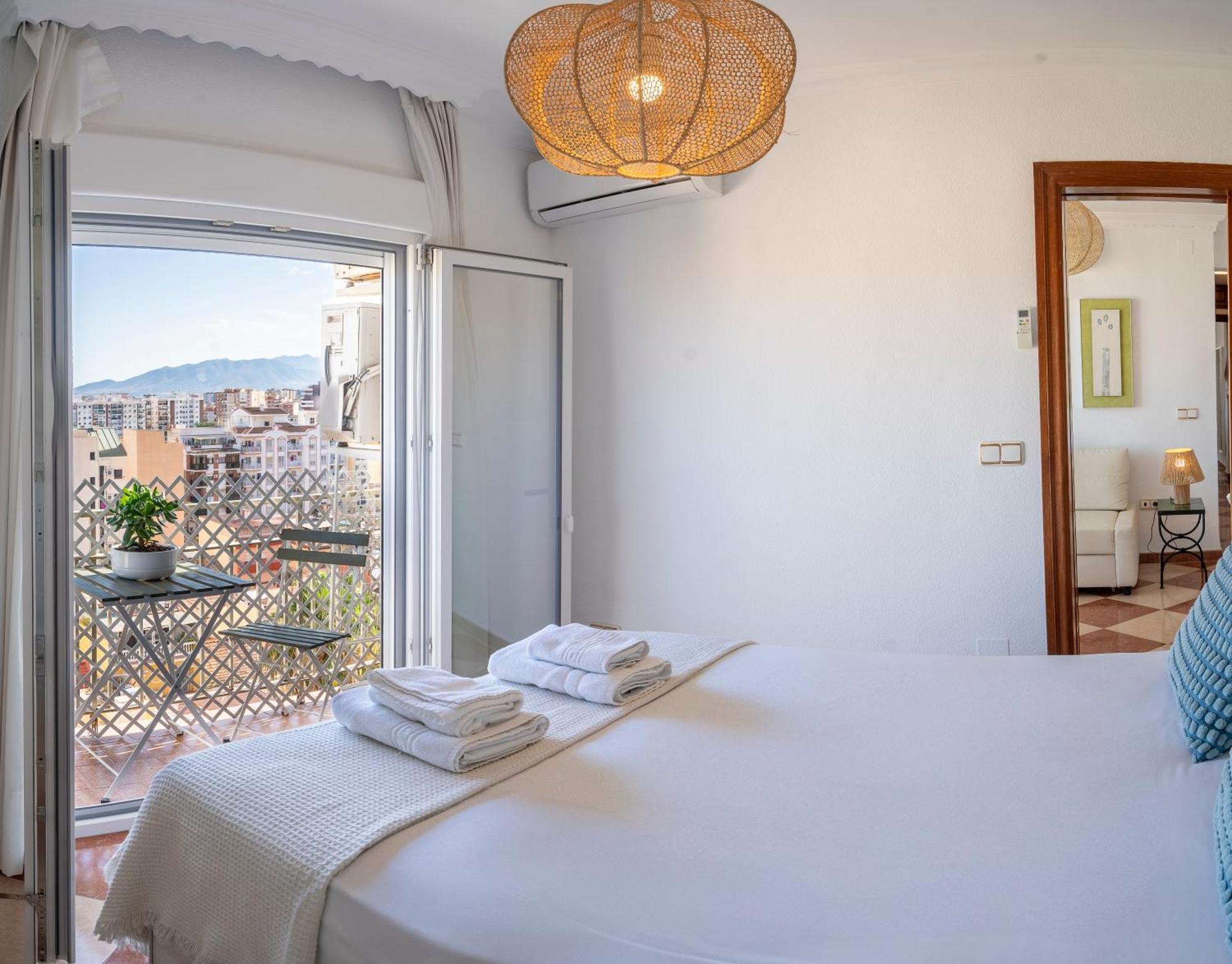 Malaga Center Flat Hospitality Apartment Bagian luar foto